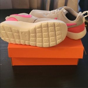 Kids nike sneakers size us 10c